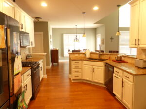 Kitchen refinishing - After