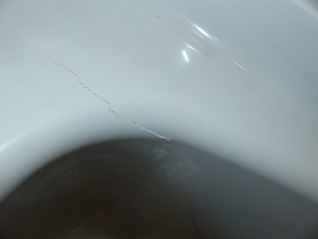 Brand new Tub showing crack on side